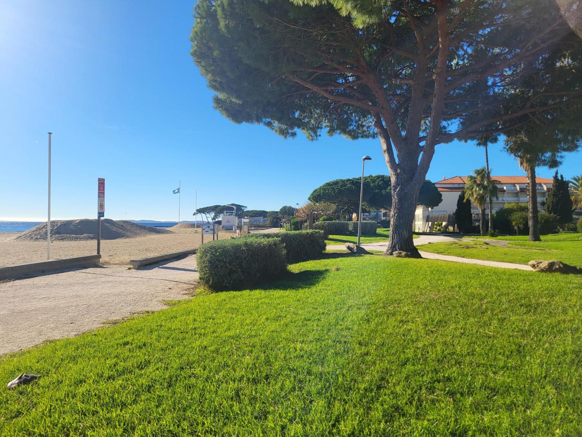 Mazet Climatise Rdj Plages Parking Wifi Gratuit La Londe-les-Maures Zewnętrze zdjęcie